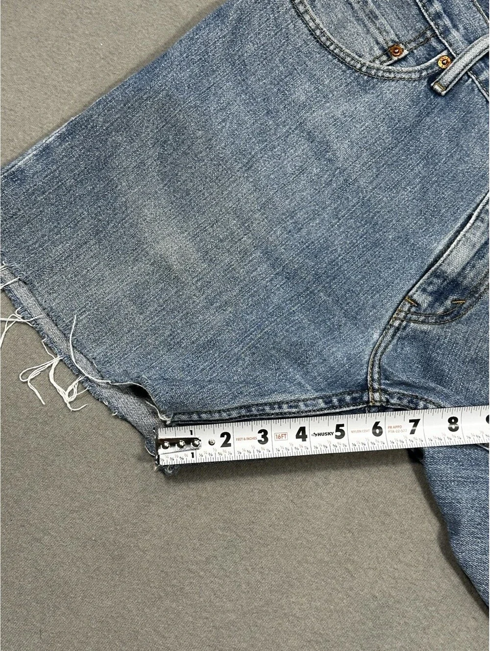 Levi’s 505 Straight Fit Cut Off Denim Shorts Men’s 32 Blue Distressed Frayed Hem
